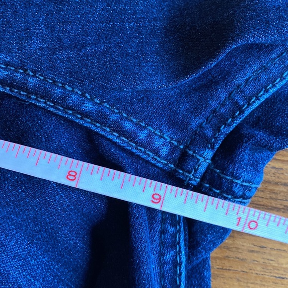 Silver Suki Cropped Capri Jeans - Picture 8 of 9